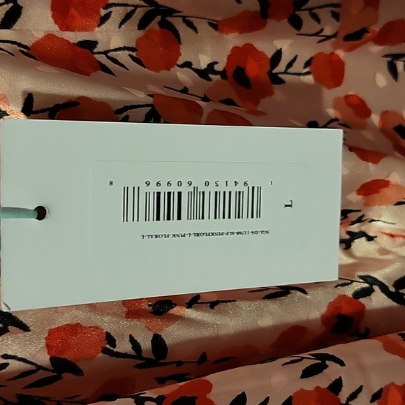 Adore me floral night gown - Picture 6 of 7